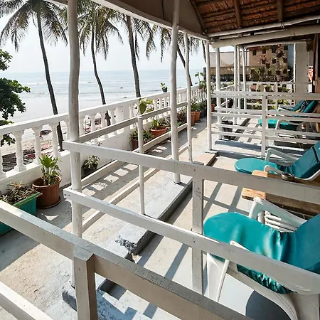 This Is It Stays - Beach View Rooms & Huts-2